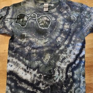 Kids Geode Tshirt Hand-dyed Brand New Gilden size Small
